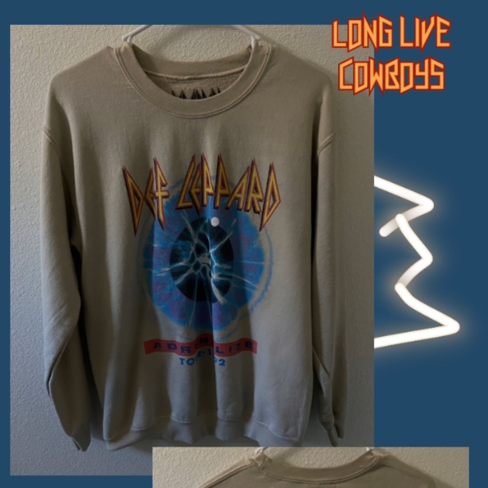 Y2K Def Leppard Crewneck Light Brown with Blue, Red, and Yellow Detailing Size S